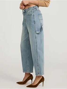 Express Mid Rise Light Wash Side Tab
Barrel Jeans.  Size 2